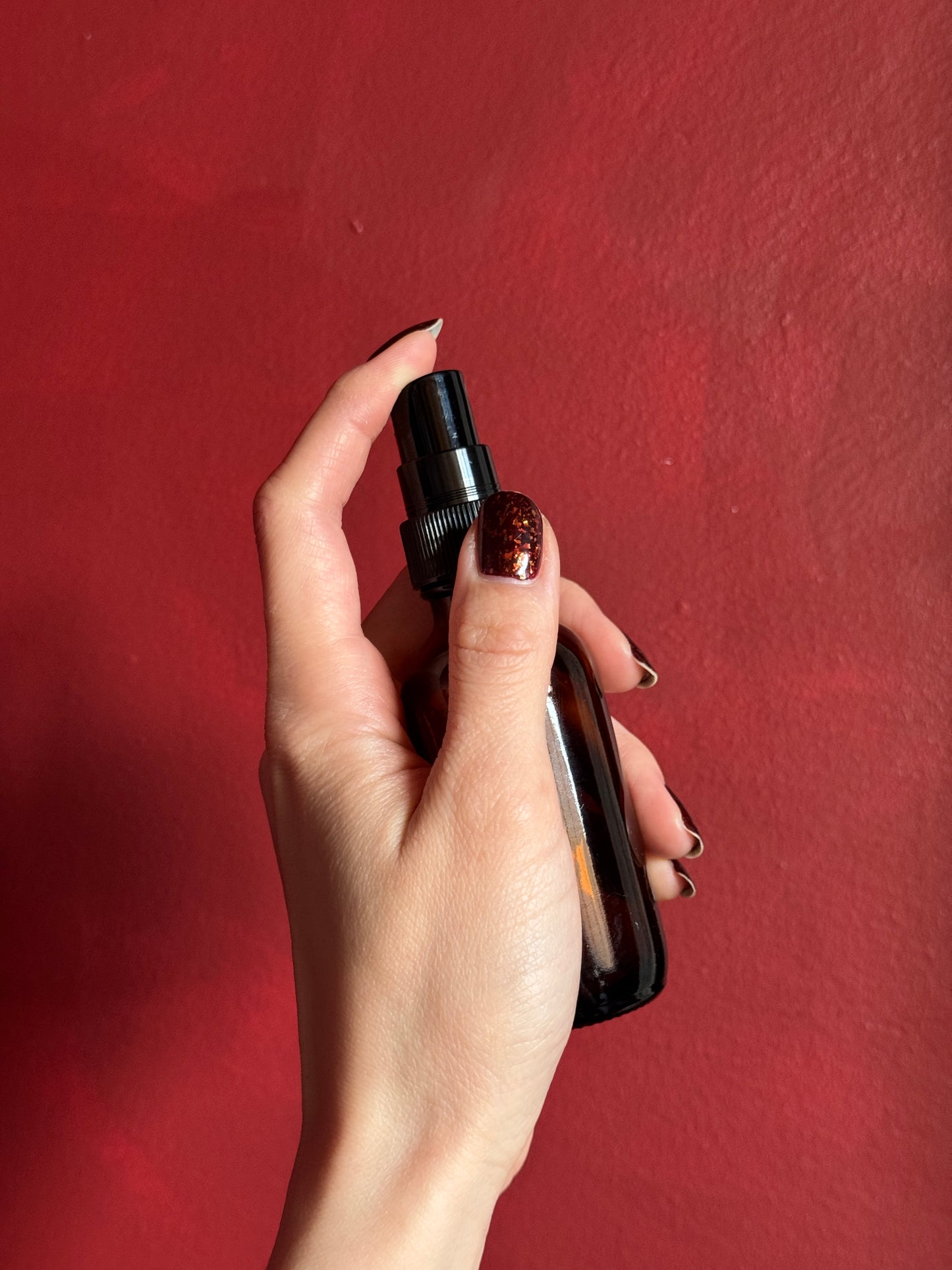 AMBER GLASS SPRAY BOTTLE (RDT)