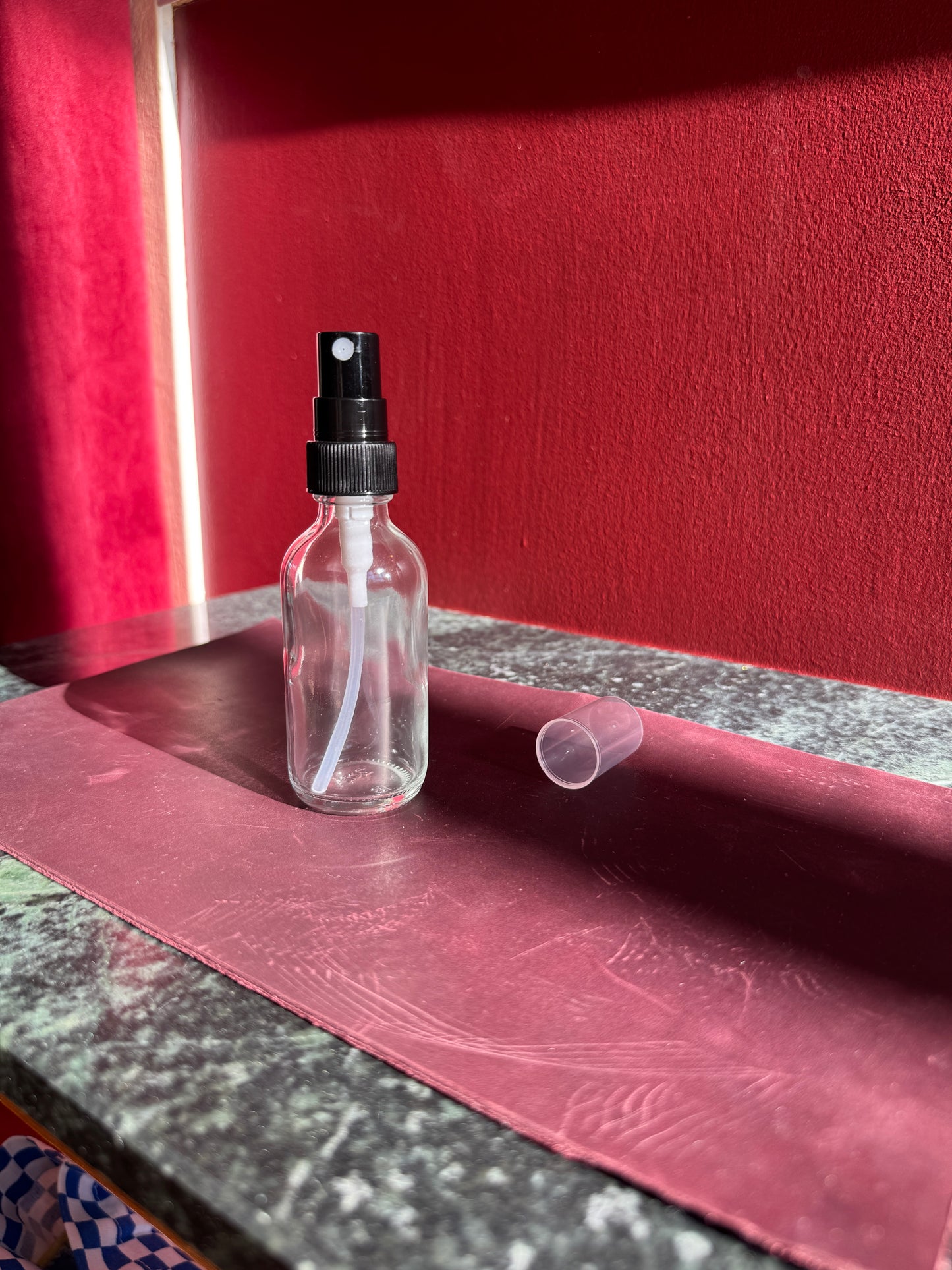 CLEAR GLASS SPRAY BOTTLE (RDT)