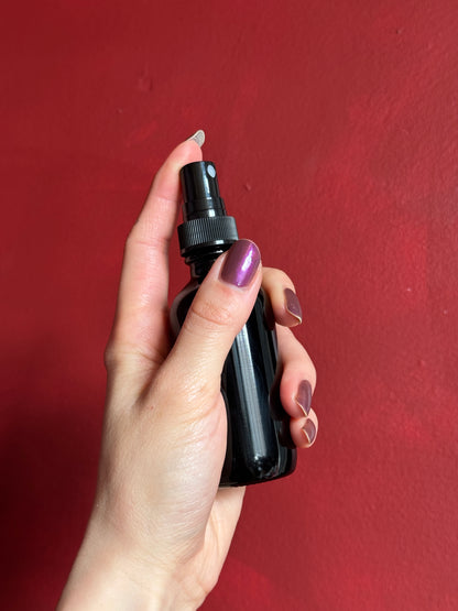 BLACK GLASS SPRAY BOTTLE (RDT)