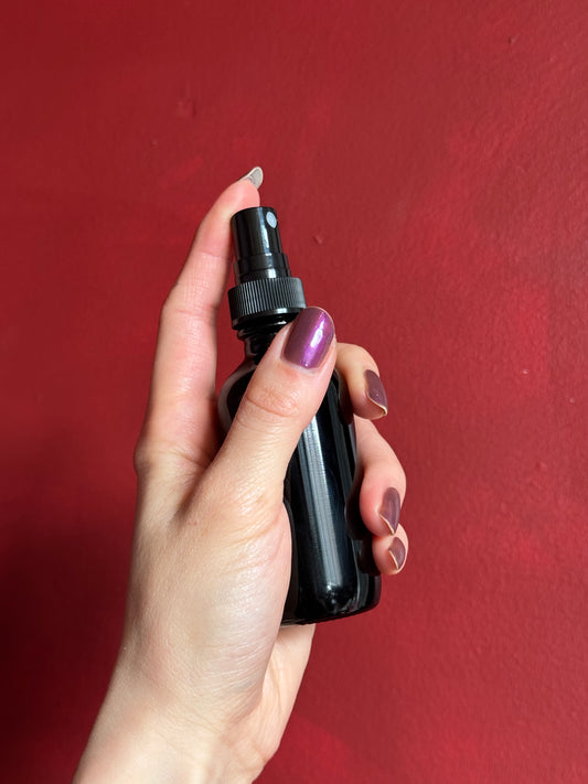 BLACK GLASS SPRAY BOTTLE (RDT)