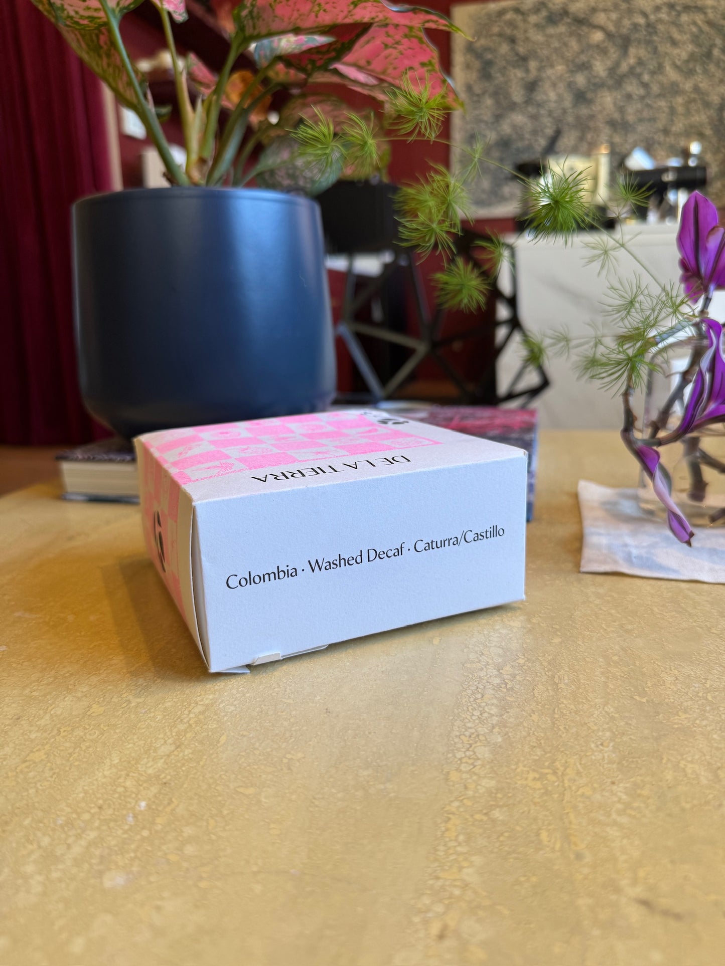 DE LA TIERRA DECAF - CASTILLO, WASHED - COLOMBIA