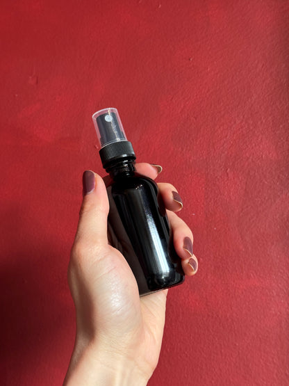 BLACK GLASS SPRAY BOTTLE (RDT)