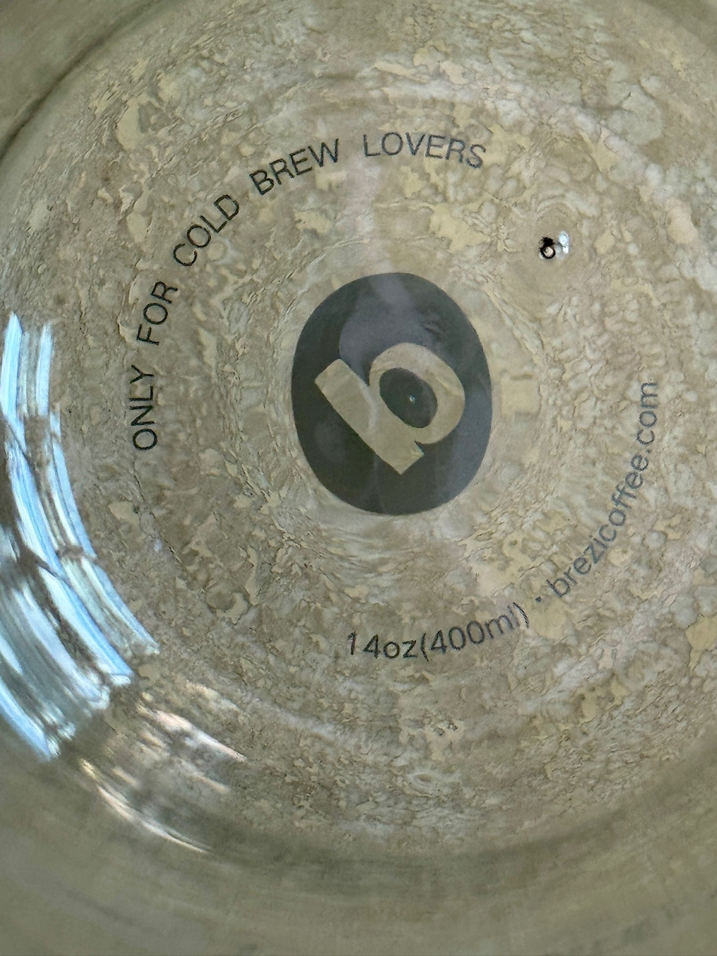 DOUBLE-WALLED GLASS CARAFE