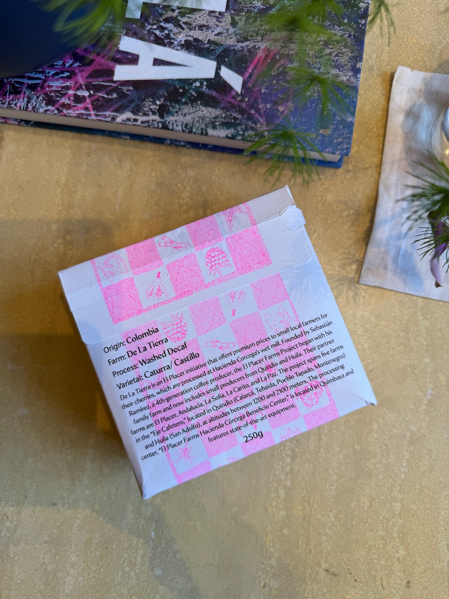DE LA TIERRA DECAF - CASTILLO, WASHED - COLOMBIA