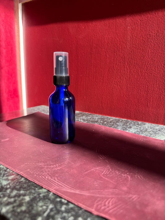 BLUE GLASS SPRAY BOTTLE (RDT)