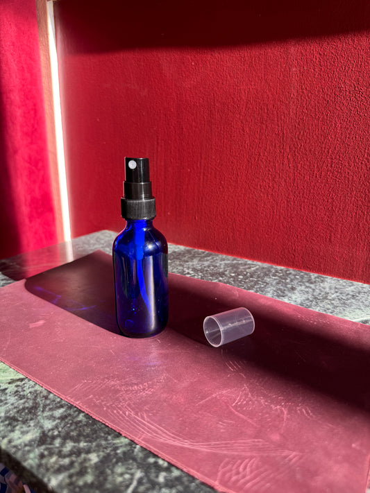 BLUE GLASS SPRAY BOTTLE (RDT)